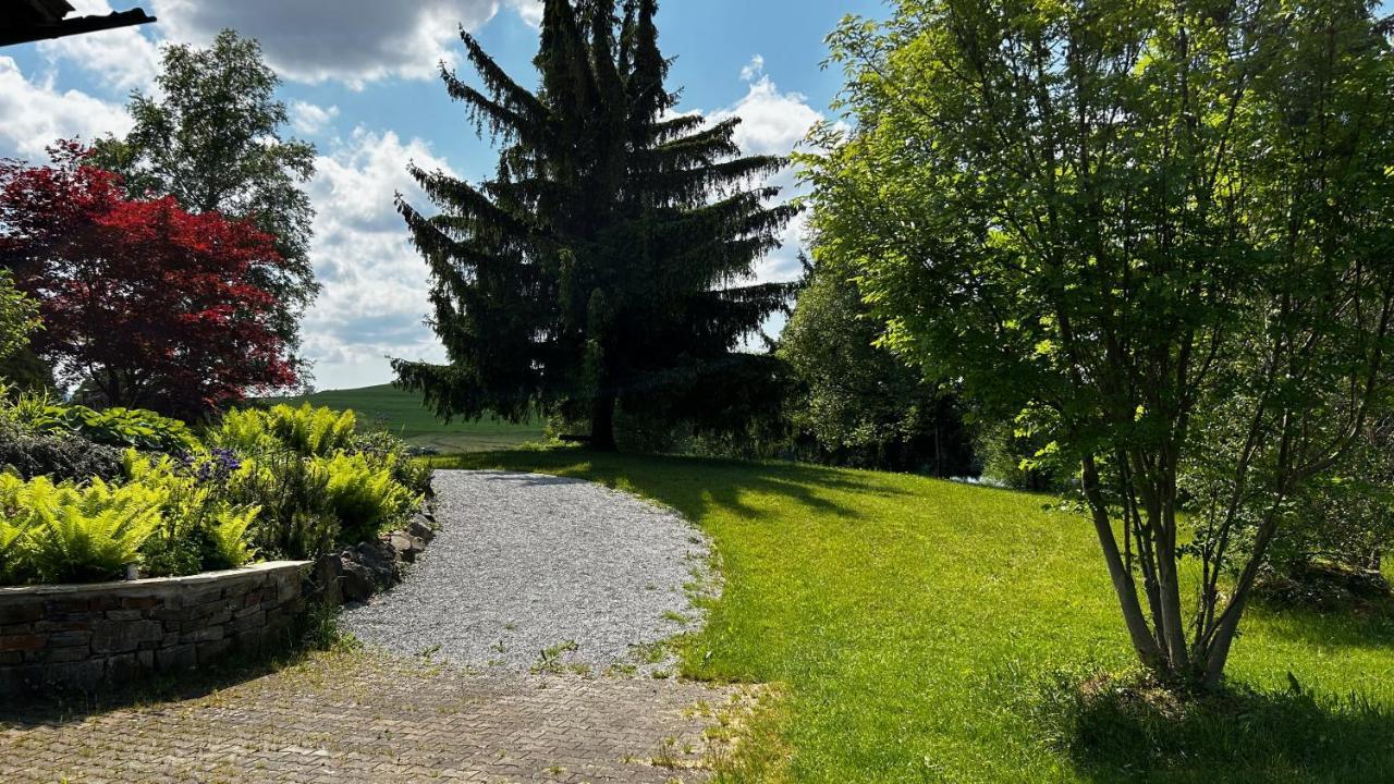 Direkt Am See Mit Bergblick Seeg Eksteriør bilde